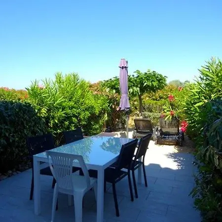 Au Bord Du Avec Piscine, Climatisation Et Parking Securise Au Barcares - Fr-1-782-34