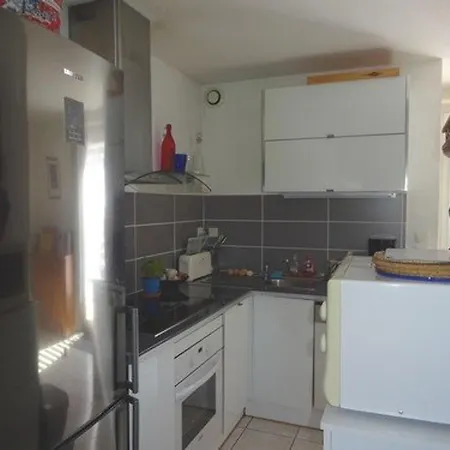 Au Bord Du Avec Piscine, Climatisation Et Parking Securise Au Barcares - Fr-1-782-34 * Le Barcarès